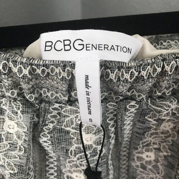 Off-The-Shoulder Lace Tent Dress - Picture 3 of 3